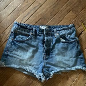 Like new Free People button fly high waisted Jean shorts